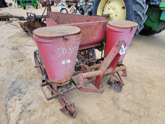 517 - MASSEY FERGUSON 2 ROW PLANTER