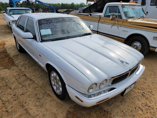 575 - 1999 JAGUAR XJ8