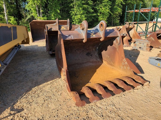 709 - PALADIN 72" EXCAVATOR BUCKET