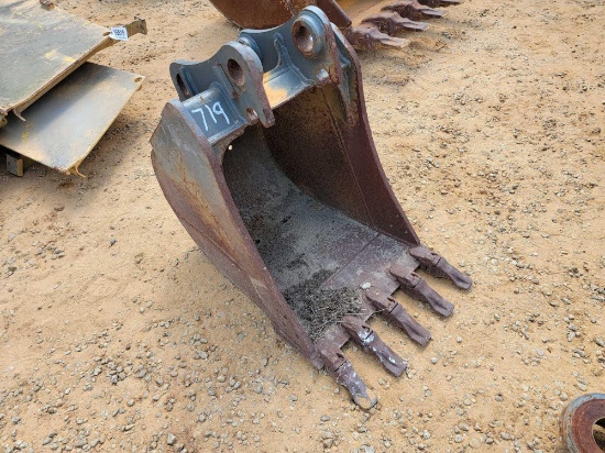 719 - VOLVO 24" EXCAVATOR BUCKET