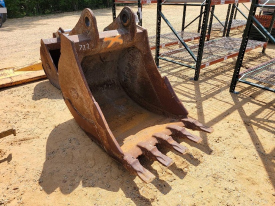 722 - STRICKLAND 42" EXCAVATOR BUCKET