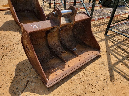 723 - TAG 60" CLEAN OUT BUCKET