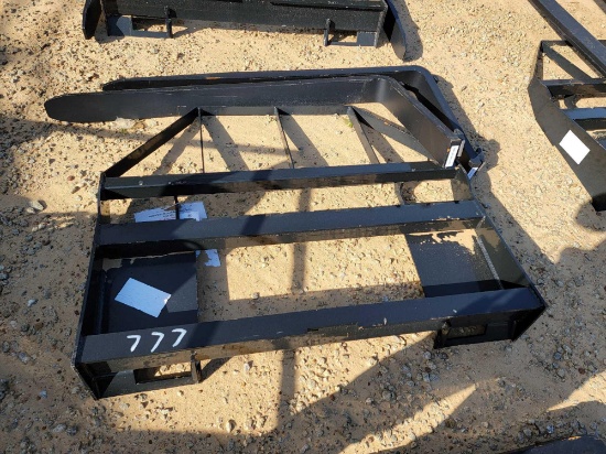 777 - ABSOLUTE - NEW - SKID STEER 48" PALLET FORKS
