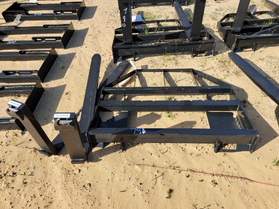 791 - ABSOLUTE - NEW - SKID STEER 48" PALLET FORKS