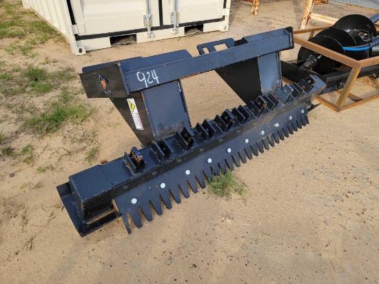 924 - ABSOLUTE NEW WOLVERIN 72" SKID STEER RIPPER