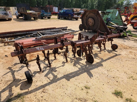 936 - 4 - ROW CULTIVATOR