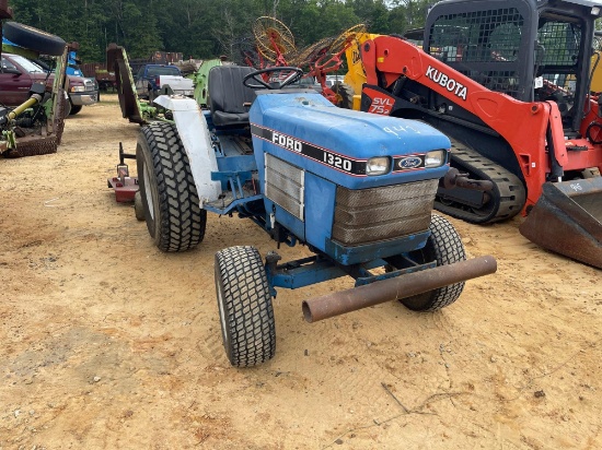 943 - FORD 1320 20 HP TRACTOR