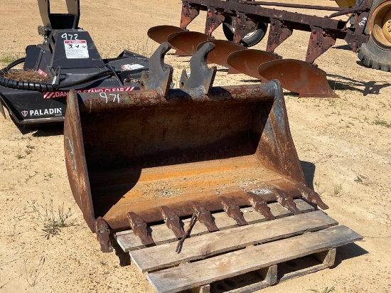 971 - KUBOTA USA 48" QUICK ATTACH EXCAVATOR BUCKET