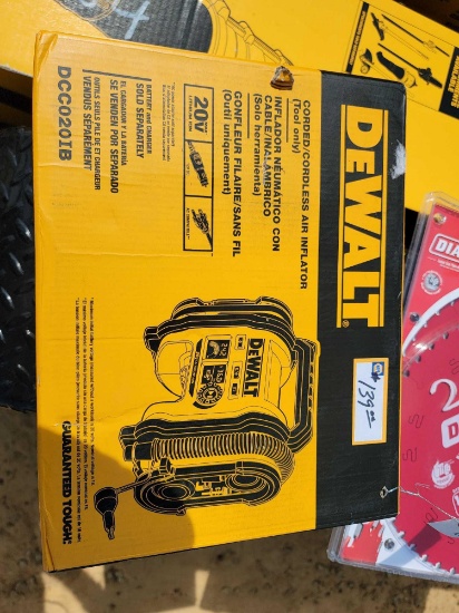 2074 - DEWALT AIR INFLATOR