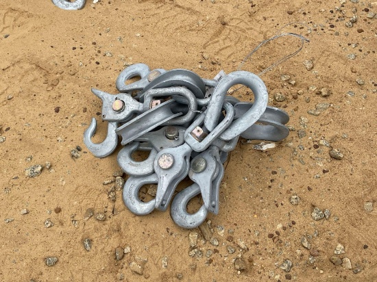 2236 - GALVANIZED HOOKS WITH THIMBLES