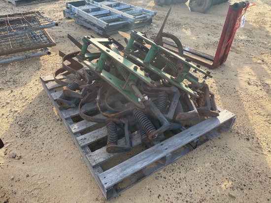 2271 - PALLET OF JOHN DEERE PLOW PARTS