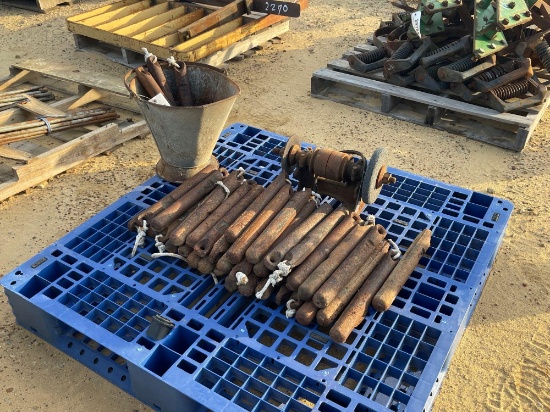 2272 - 40 - WINDOW WEIGHTS & GRINDER