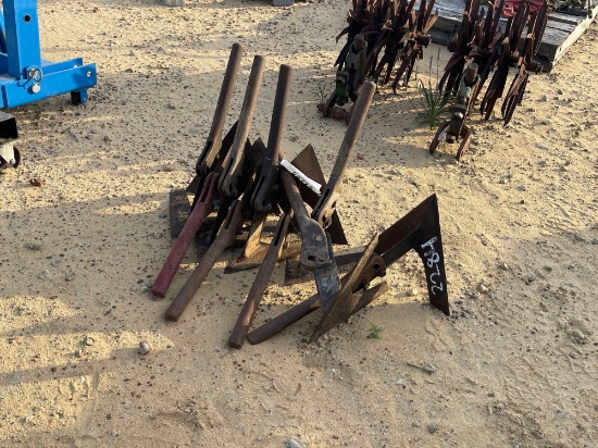 2284 - 9 - PIECES OF PLOW IMPLEMENT