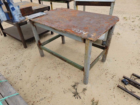 2374 - STEEL WORK TABLE WITH VICE
