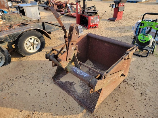 2454 - 36" DIRT SCOOP