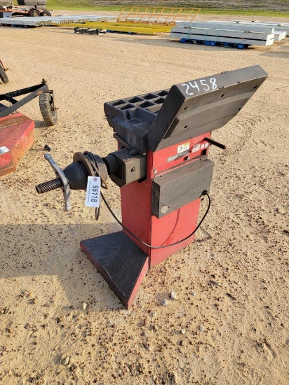 2458 - HUNTER DSP7700 TIRE BALANCER