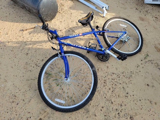 2462 - BICYCLE