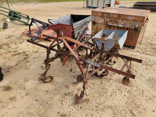 2566 - 2 ROW PLANTER