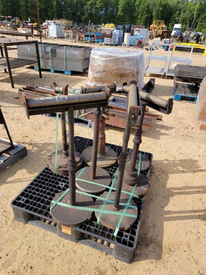 2689 - 7 - JACK STANDS
