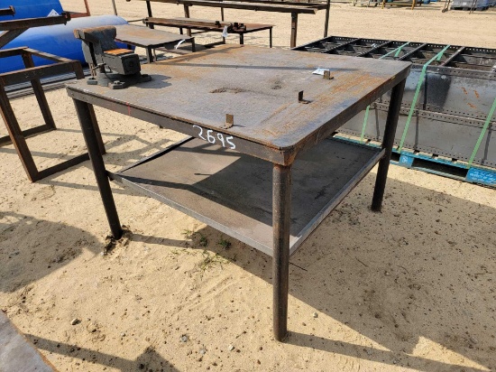 2695 - WELDING TABLE WITH VICE