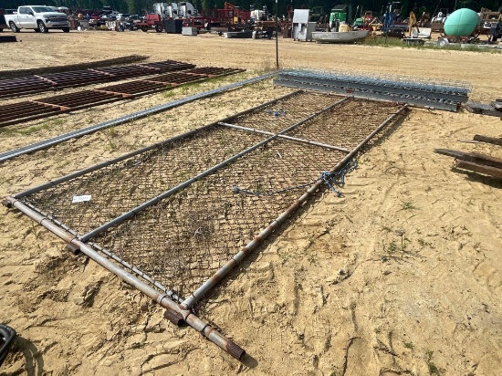 2751 - 16' GATE, ROLLERS, AND METAL RACK