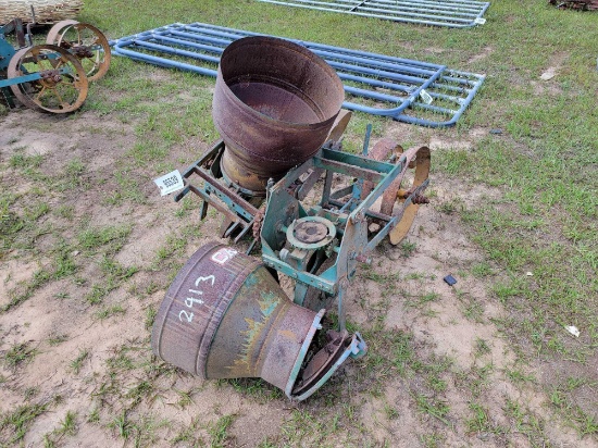 2913 - 2 - CASE PLANTERS