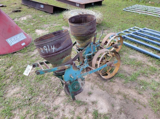 2914 - 2 - CASE PLANTERS