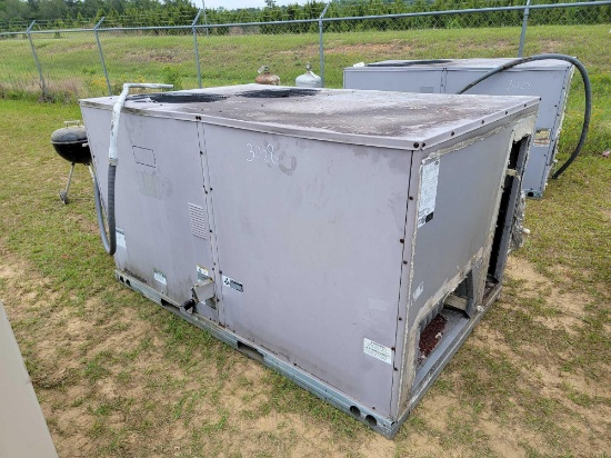 3028 - CARRIER A/C UNIT