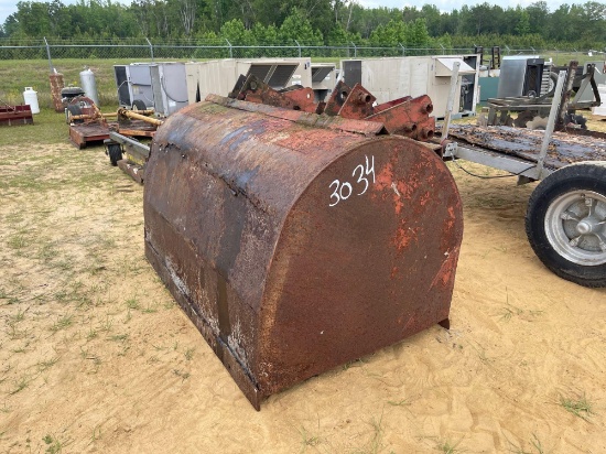 3034 - 1950 FORD 5' TRACTOR BUCKET