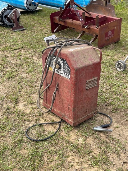 3037 - LINCOLN ELECTRIC WELDER