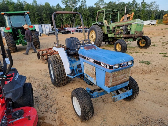 195 - FORD 1520 2WD TRACTOR