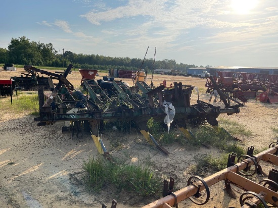 416 - JOHN DEERE 4 ROW PLANTERS