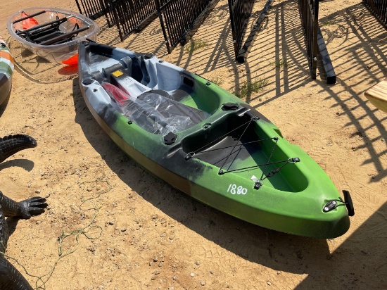 1880 - ABSOLUTE- FIBERGLASS BOAT 10' W/ OARS