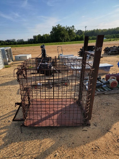 2137 - HOG TRAP