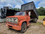 1029 - 1976 GMC 6000 CHASSIS TRUCK