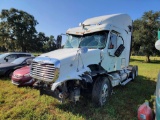 381 - 2010 FREIGHTLINER SLEEPER CAB