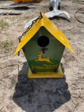 679 - ABSOLUTE- JOHN DEERE BIRD HOUSE