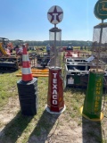 760 - ABSOLUTE - TEXACO PUMP