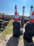 762 - ABSOLUTE - 25 SAFETY CONES