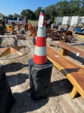 766 - ABSOLUTE - 25 SAFETY CONES