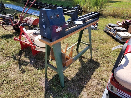 2542 - HYET 350 WATT WOOD LATHE
