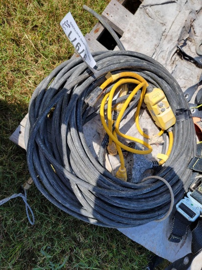 2558 - GAS LINE AND 2 EXTENSION CORDS