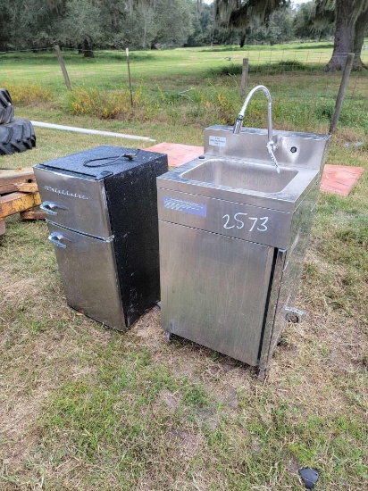2573 - FRIGIDAIRE (SMALL) AND HYBRID 684