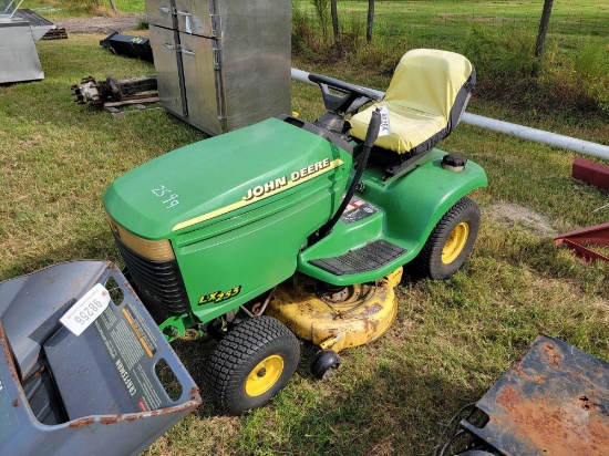 2599 - JOHN DEERE MOWER LX 255 15 HP
