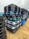 2356 - PLASTIC PALLET
