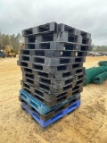 2362 - PLASTIC PALLET