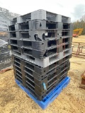 2404 - 13 - PLASTIC PALLETS