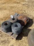 2555 - PALLET OF BARBED WIRE & HARROW DISK