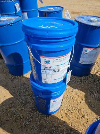 619 - 2 - 5 GALLON CHEVRON ULTRA DUTY GREASE