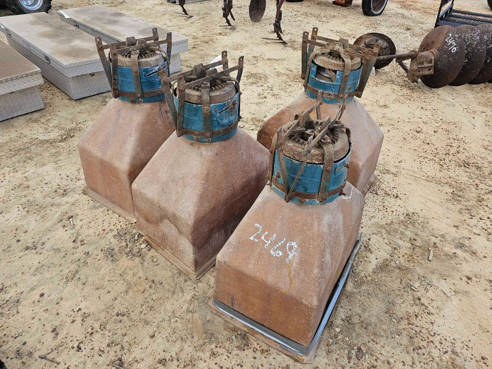 2469 - COLE FERTILIZER DISTRIBUTOR HOPPERS X4 | Proxibid